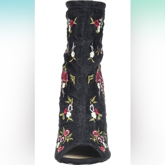 Betsey Johnson Diem Fabric Lace Floral Pump Size 8 - Picture 7 of 7